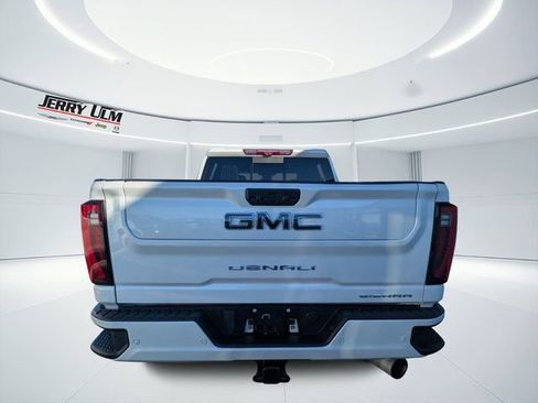 Used 2024 GMC Sierra 2500 Denali Ultimate image 3