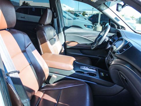 Certified 2024 Honda Passport EX-L image 17