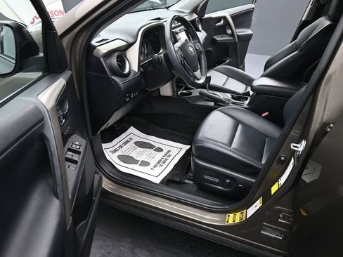 Used 2014 Toyota RAV4 Limited image 15