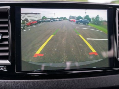 Used 2025 Chrysler Pacifica Select FWD image 19