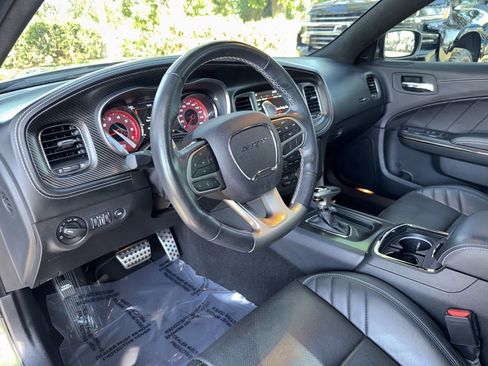 Used 2022 Dodge Charger SRT Hellcat w/ Harman/Kardon Audio Group image 17