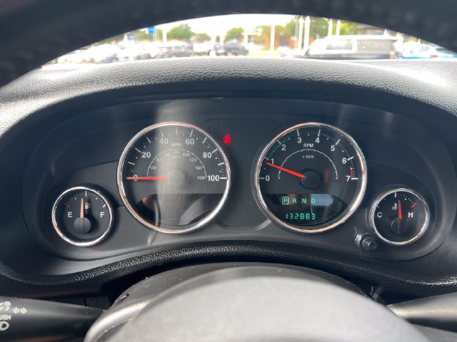 Used 2013 Jeep Wrangler Unlimited Sahara w/ Connectivity Group AWD/4WD image 21