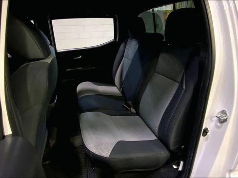 Used 2023 Toyota Tacoma TRD Off-Road image 21