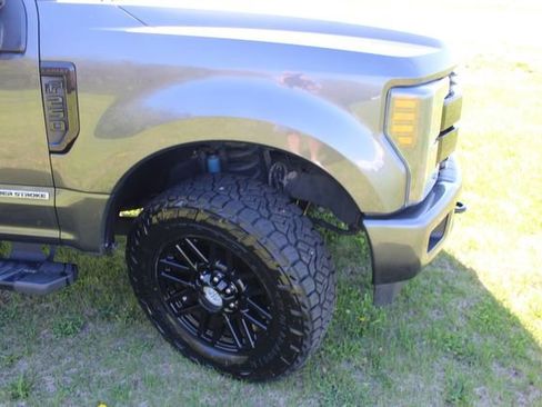 Used 2019 Ford F250 Lariat w/ Lariat Ultimate Package image 7