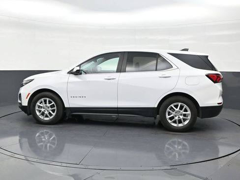 Used 2021 Chevrolet Equinox LT FWD image 2