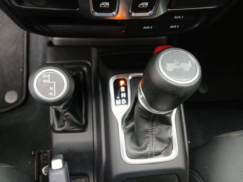Used 2022 Jeep Wrangler Sport AWD/4WD image 69