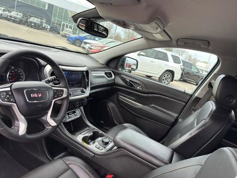 Used 2023 GMC Acadia SLT w/ Preferred Package AWD/4WD image 25