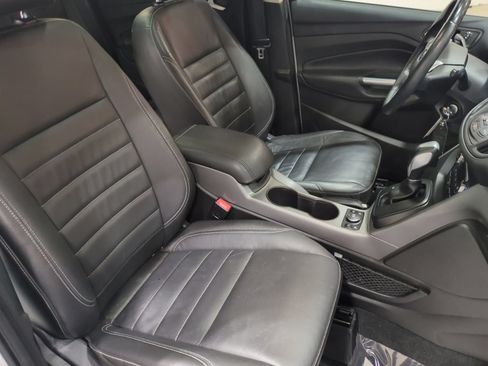 Used 2015 Ford Escape SE w/ Equipment Group 201A FWD image 11