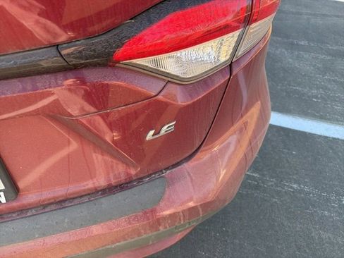 Used 2022 Toyota Corolla LE image 4