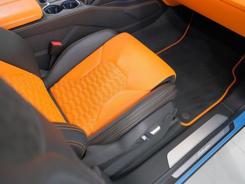 Used 2022 Lamborghini Urus image 39