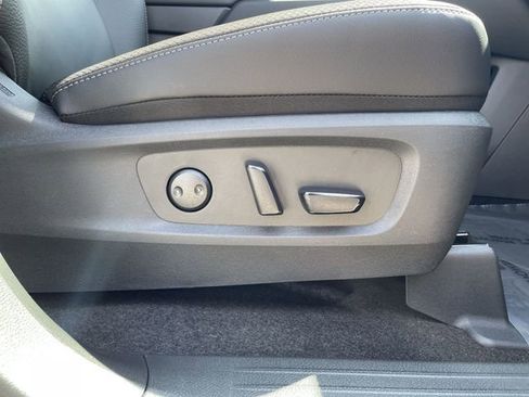 Certified 2025 Nissan Pathfinder SL image 23