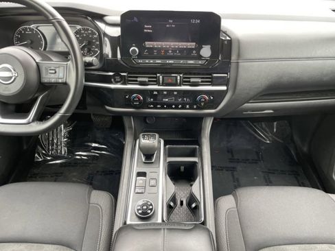Used 2025 Nissan Pathfinder SV AWD/4WD image 25