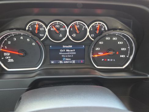 Used 2021 Chevrolet Silverado 1500 LT Trail Boss w/ Convenience Package II image 27