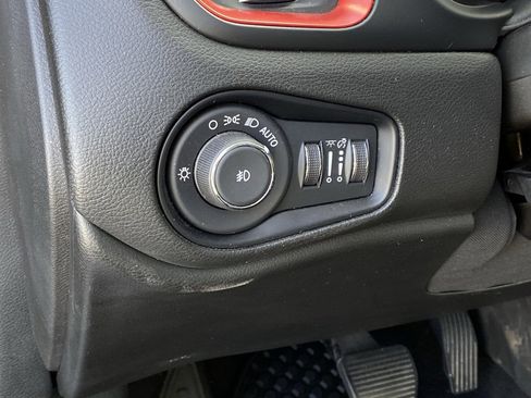 Used 2022 Jeep Renegade Trailhawk w/ Trailer Tow Group image 12