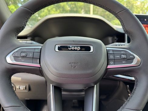New 2025 Jeep Compass Limited w/ Sun & Sound Group image 23