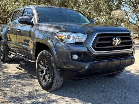 Used 2022 Toyota Tacoma SR5 w/ SR5 Appearance Package (SM) RWD image 2