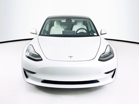 Used 2018 Tesla Model 3 Long Range AWD/4WD image 2