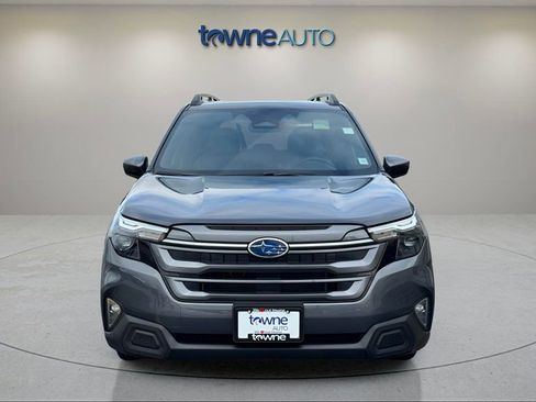 Used 2025 Subaru Forester Premium image 8