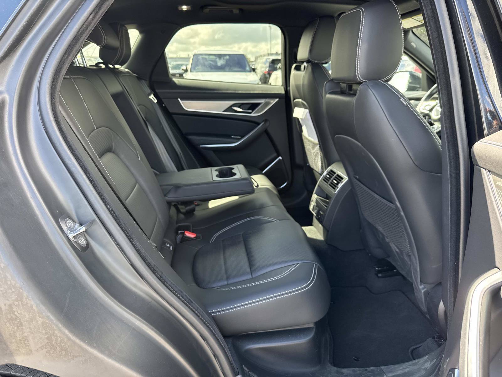 Used 2026 Jaguar F-PACE R-Dynamic S AWD/4WD image 9