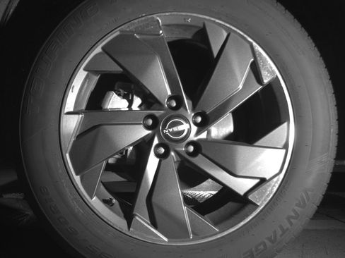 Used 2025 Nissan Rogue SV image 12