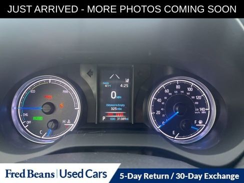 Used 2021 Toyota Venza LE image 13