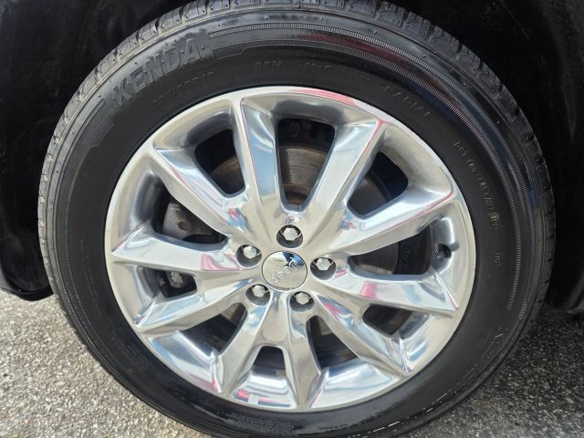 Used 2017 Jeep Cherokee Limited FWD image 9