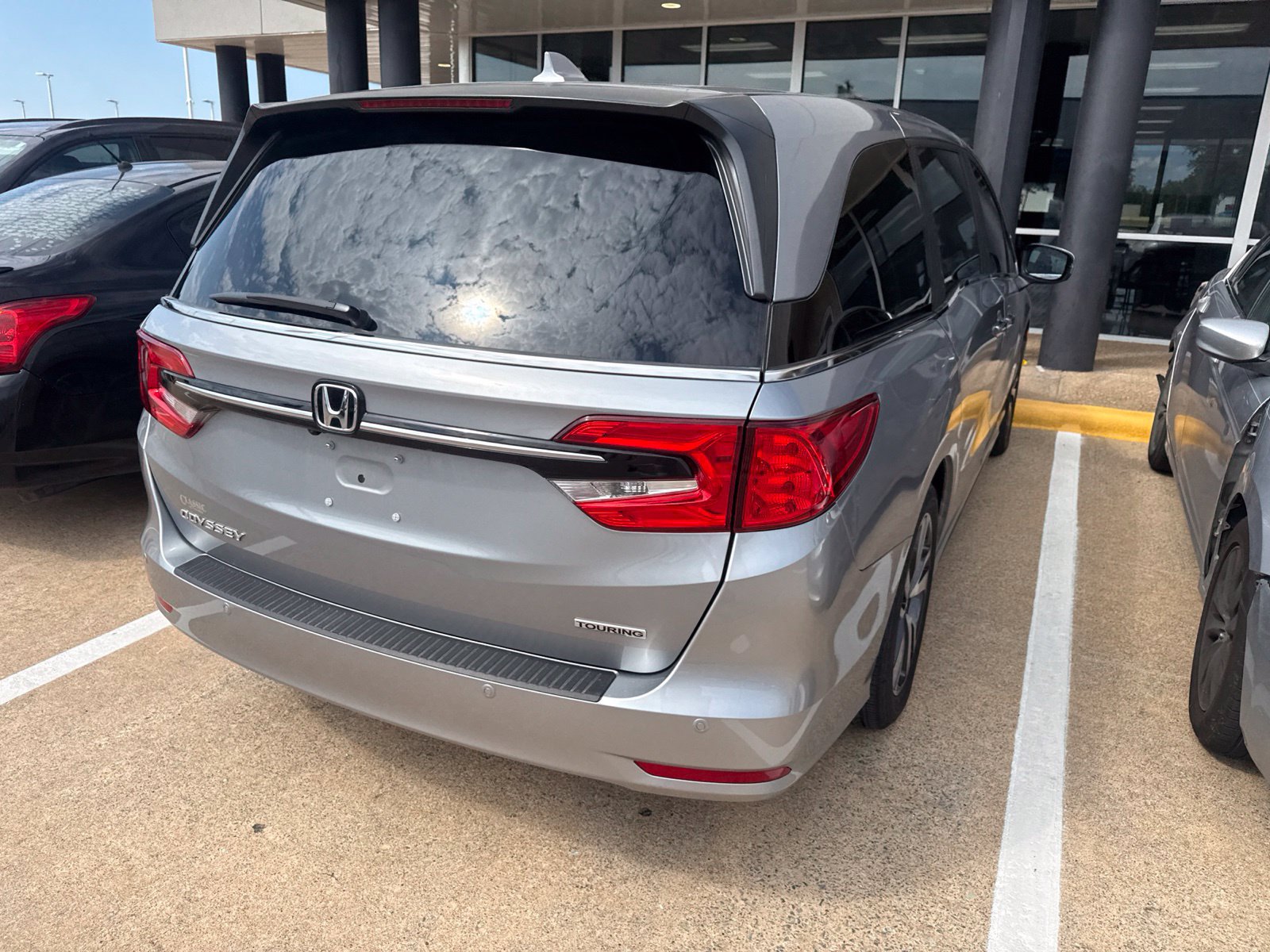 Used 2023 Honda Odyssey Touring image 9
