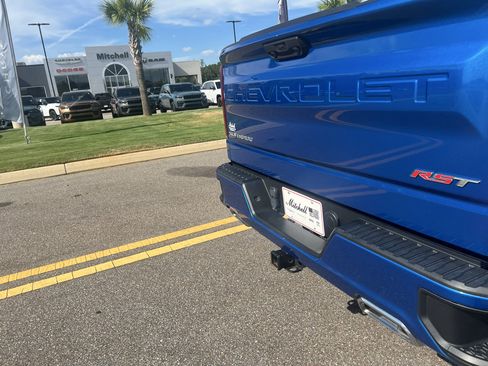 Used 2022 Chevrolet Silverado 1500 RST AWD/4WD image 6