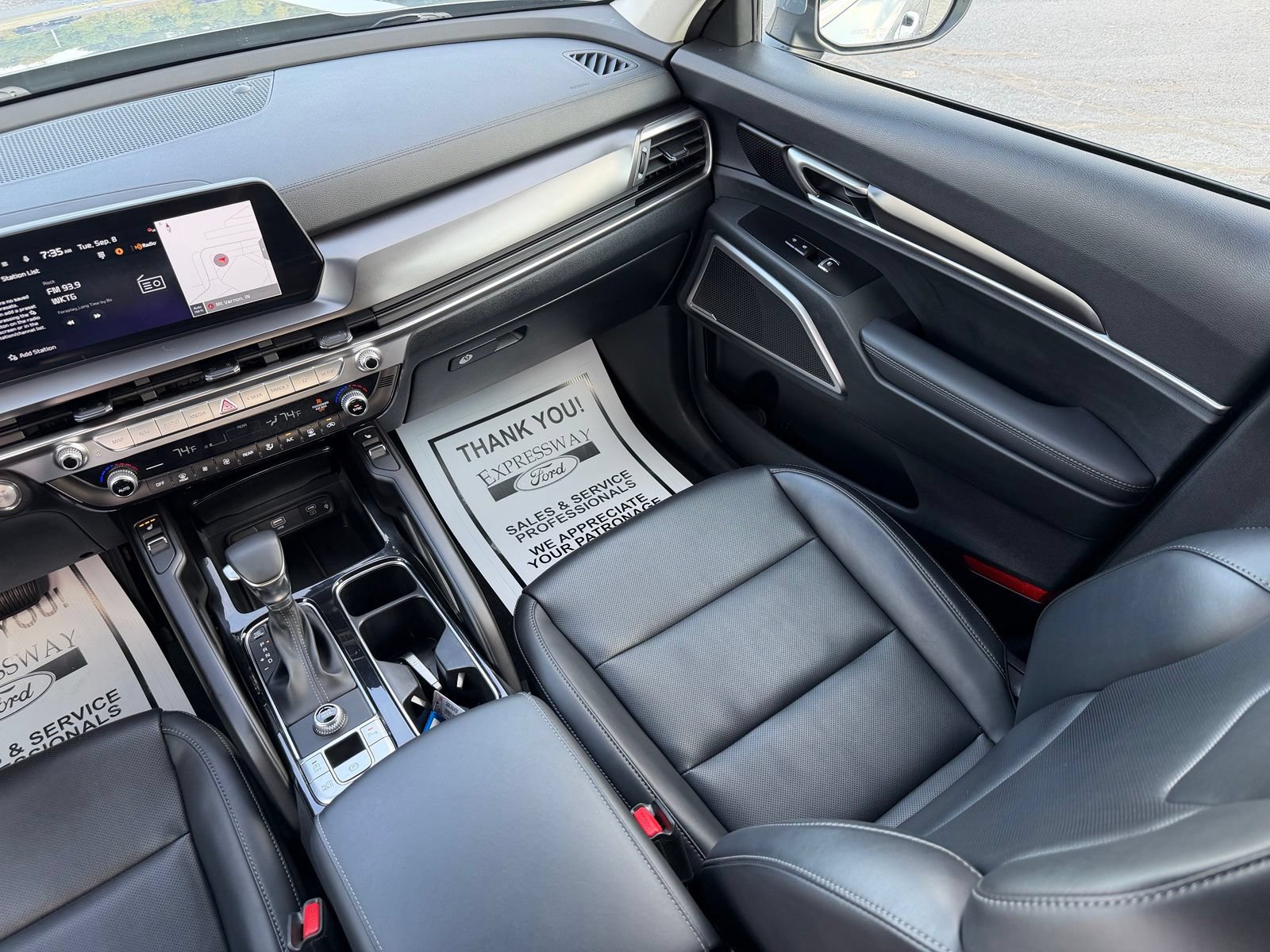 Used 2025 Kia Telluride S FWD image 17