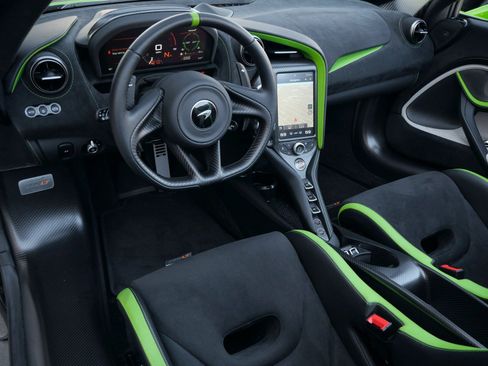Used 2022 McLaren 765LT image 8
