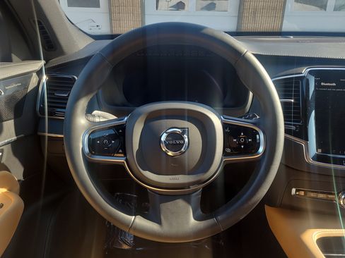 Used 2024 Volvo XC90 B6 Ultimate w/ Protection Package Premier image 22