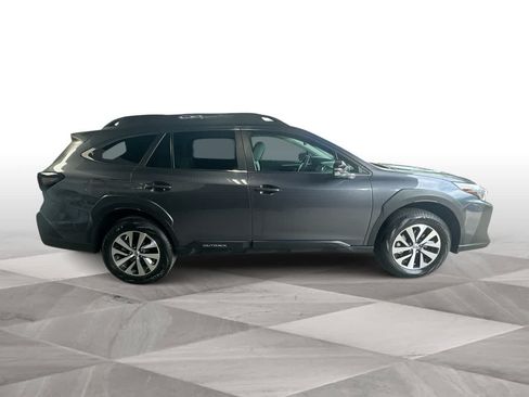 Used 2025 Subaru Outback Premium AWD/4WD image 9