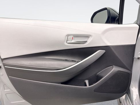 Used 2022 Toyota Corolla SE image 9