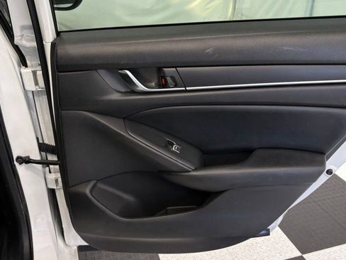 Used 2018 Honda Accord Sport image 25