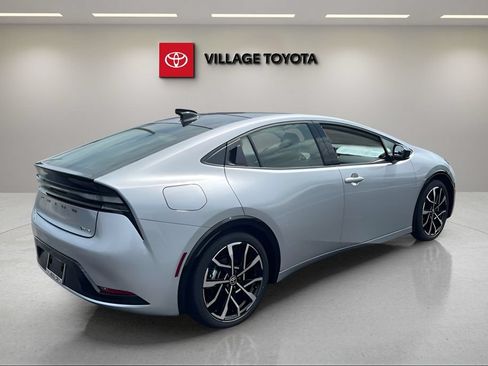 New 2026 Toyota Prius Plug-In Hybrid FWD image 5