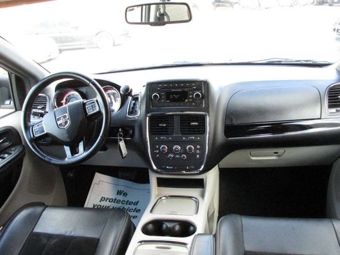 Used 2017 Dodge Grand Caravan SXT FWD image 27