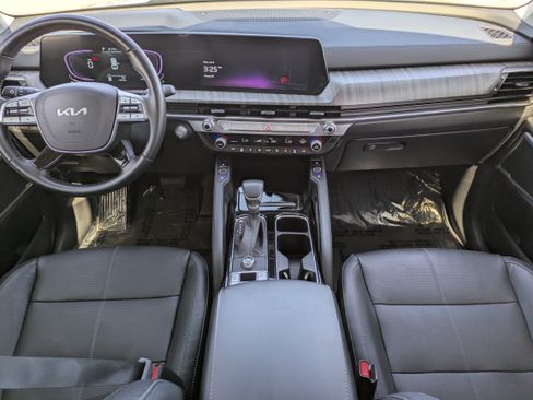 Used 2025 Kia Telluride EX w/ EX Captain's Chair Package FWD image 15