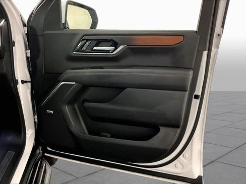 Certified 2025 GMC Yukon Denali AWD/4WD image 22