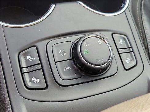 Used 2023 GMC Terrain SLT image 17