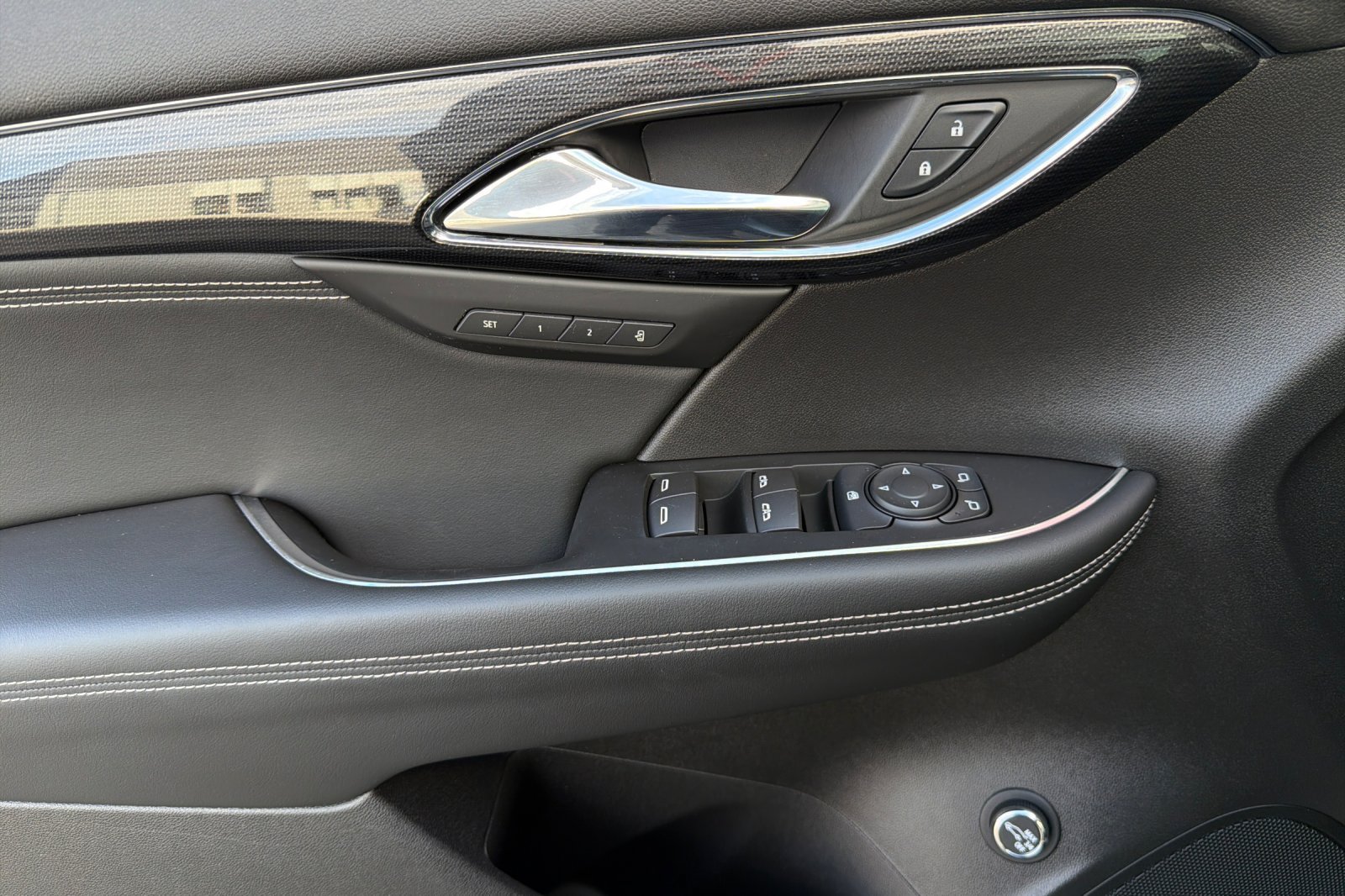 Used 2022 Buick Envision Essence w/ Technology Package II AWD/4WD image 10