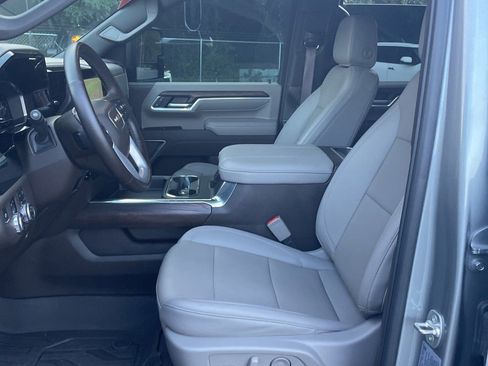 Used 2025 GMC Sierra 2500 SLT w/ SLT Premium Package AWD/4WD image 17