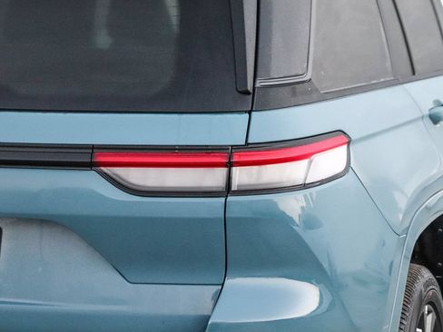 New 2026 Jeep Grand Cherokee Limited AWD/4WD image 10