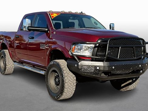 Used 2018 RAM 2500 Laramie w/ Convenience Group image 10