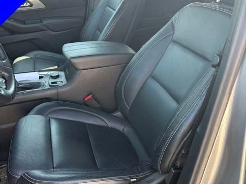 Used 2023 Chevrolet Traverse LT w/ Midnight/Sport Edition AWD/4WD image 7