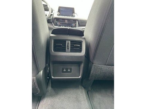 Used 2024 Nissan Rogue SV AWD/4WD image 19