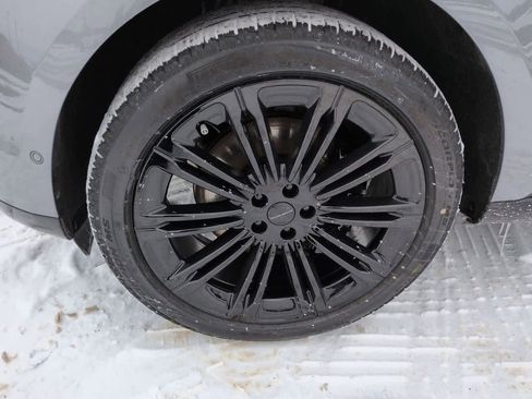 New 2026 Land Rover Range Rover Long Wheelbase SE image 13