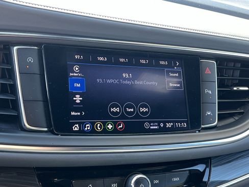 Used 2024 Buick Enclave Essence image 18