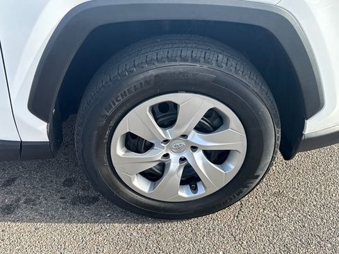 Used 2021 Toyota RAV4 LE image 41