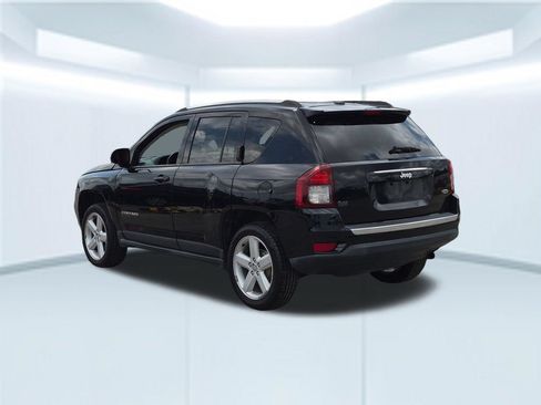 Used 2014 Jeep Compass Latitude FWD image 4