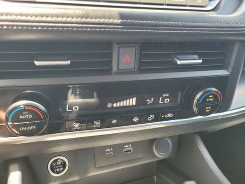 Certified 2023 Nissan Rogue SV FWD image 24